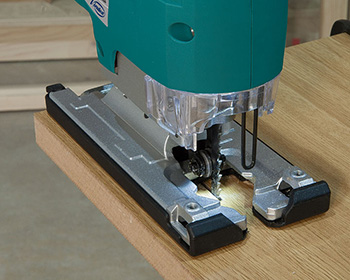 LED подсветка рабочей зоны у лобзика аккумуляторного от Virutex (Испания), рисунок 3 (артикул 3400400)