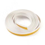 Плинтус уплотнительный универсальный со скотчем, 5 м., белый