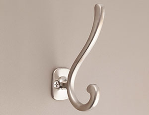 Двухрожковый крючок HK.37 от PULSE в цвете матовый никель