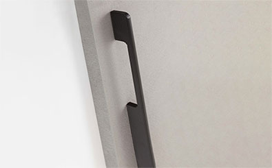 Длинная профиль-ручка PULSE (Россия) в цвете матовый черный