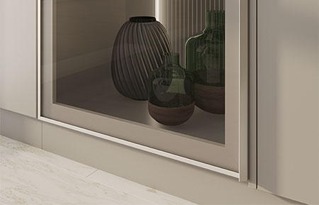 Широкий алюминиевый рамочный профиль PRIME от PULSE (Россия) в цвете серебро