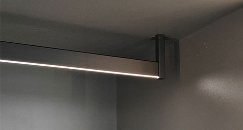 Прямоугольная штанга VOGUE LIGHT от PULSE (Россия) с подсветкой